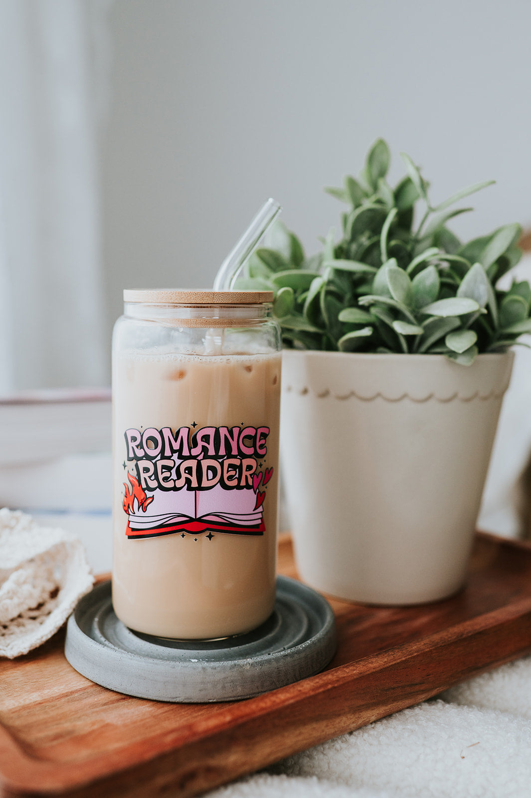 Romance Reader Glass Can w/ Straw image 0