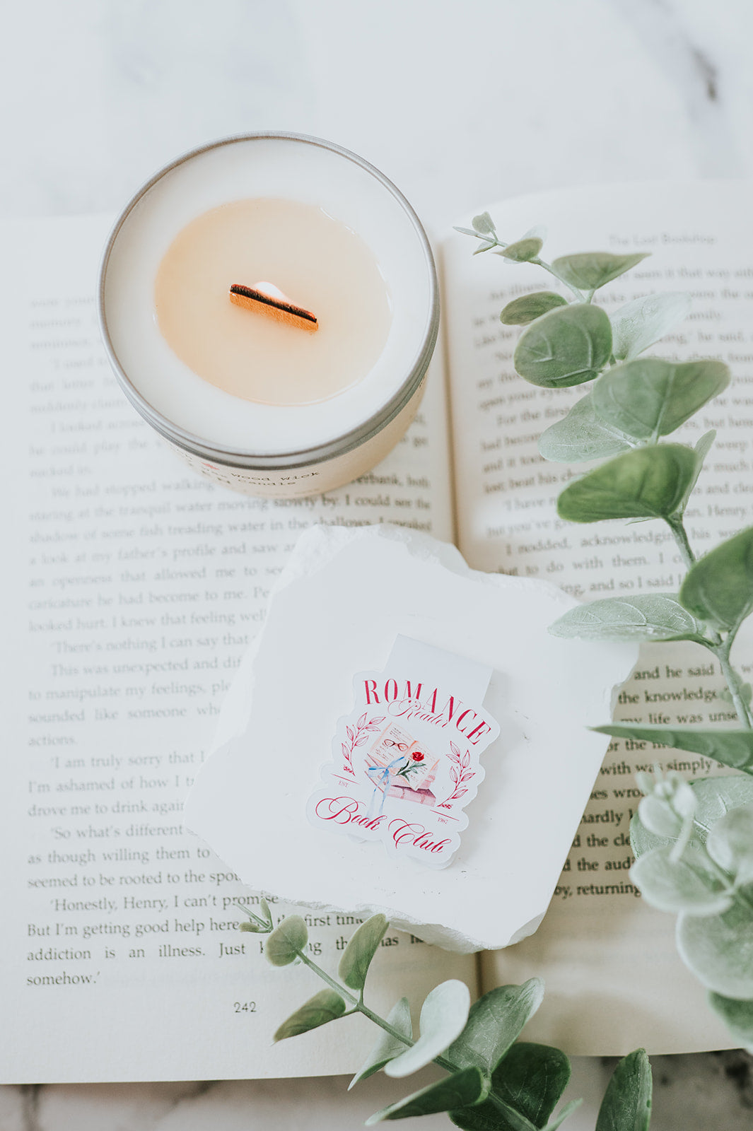 Romance Reader Book Club Magnetic Bookmark image 1