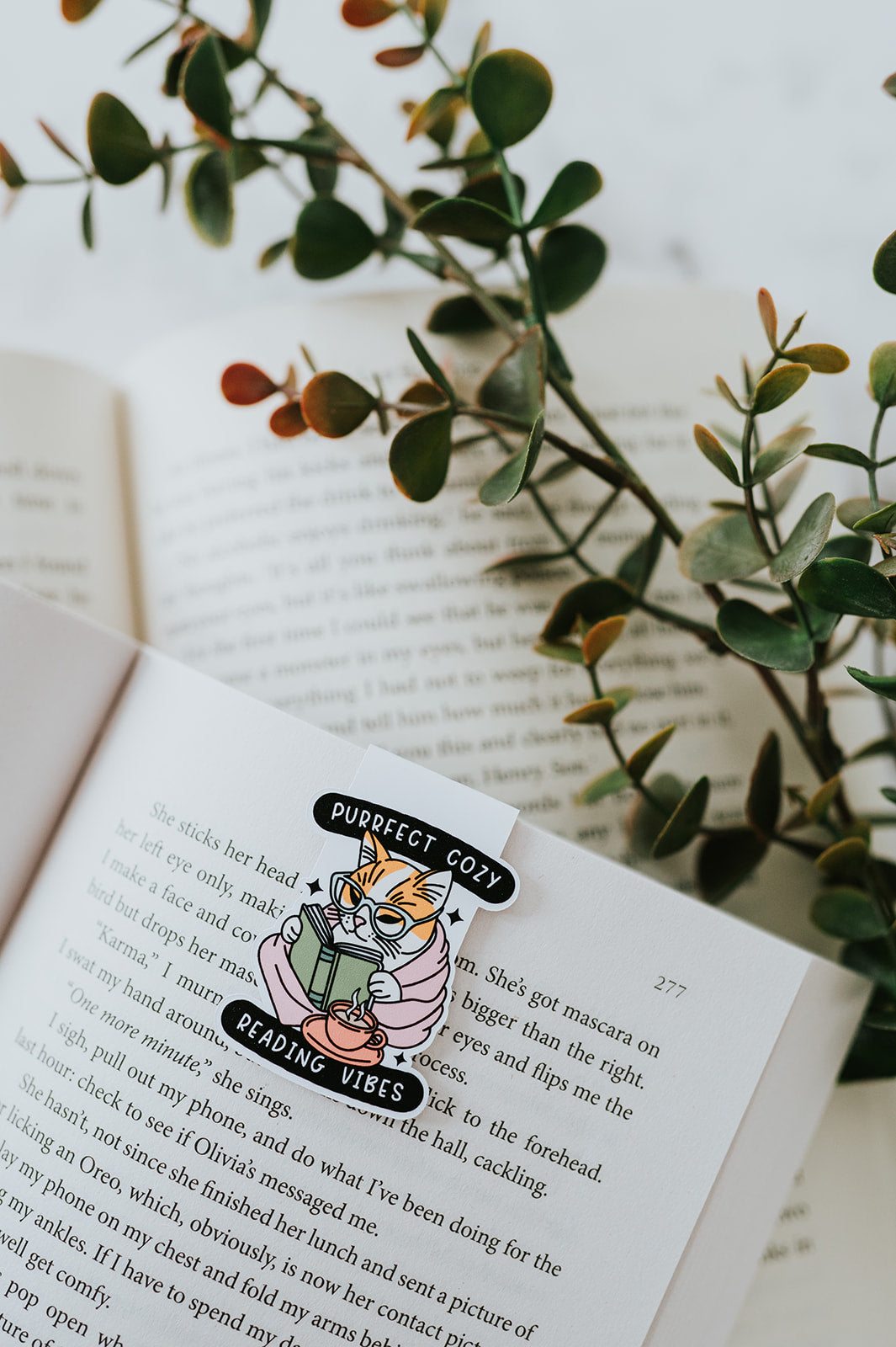 Purrfect Reading Magnetic Bookmark image 1