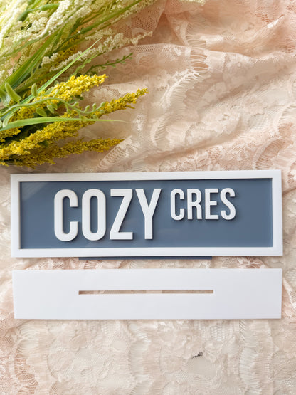 Cozy Cres Street Sign